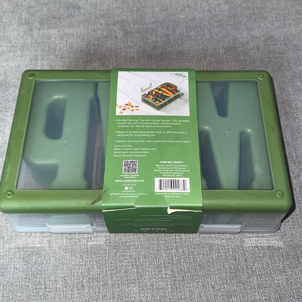 CWC Sports MVP Green Snack Box with Dividers - Picture 2 of 2